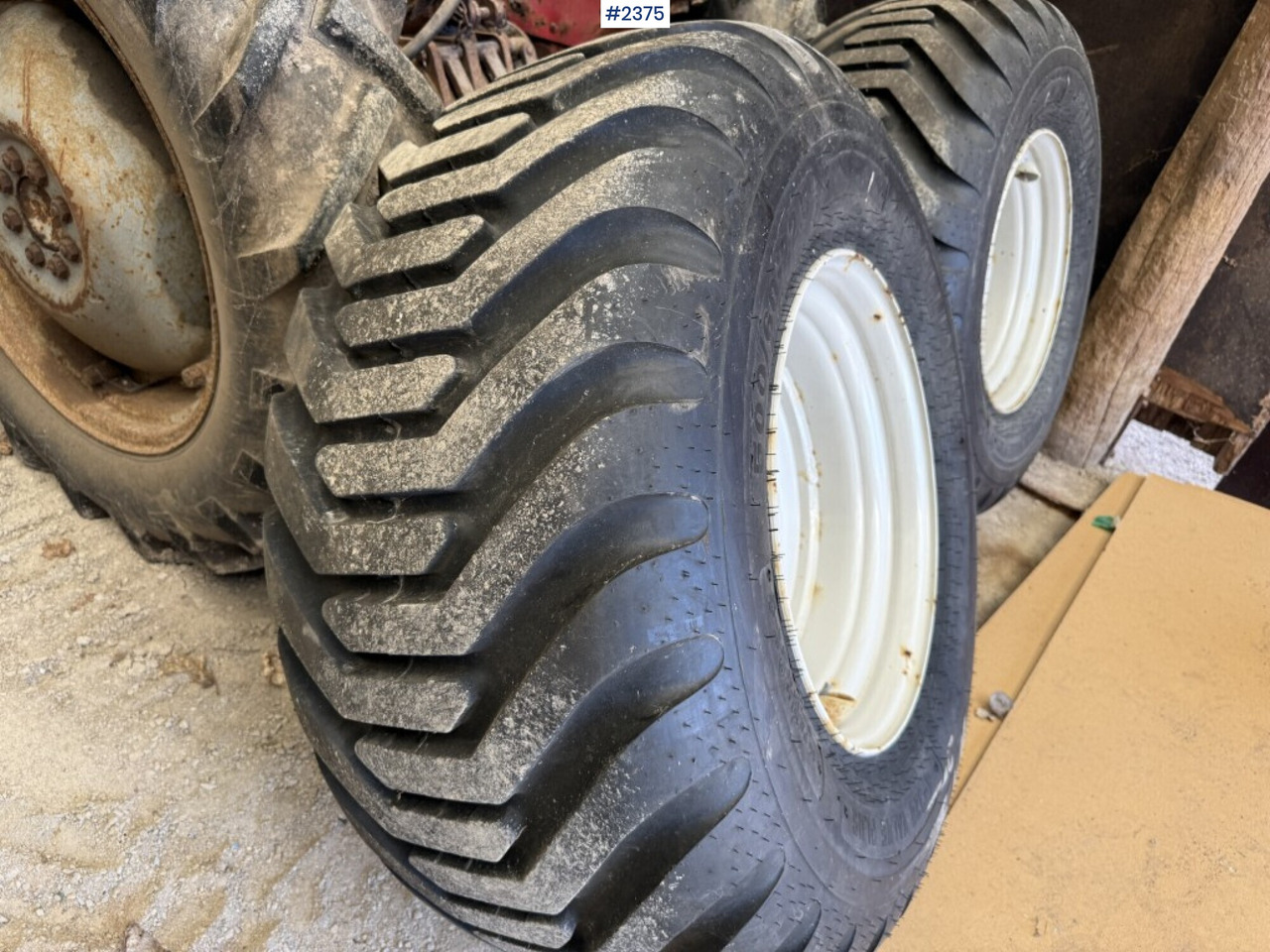Alliance grass tires 500/60-22.5 - Pneus et jantes: photos 2 Alliance grass tires 500/60-22.5 - Pneus et jantes: photos 2