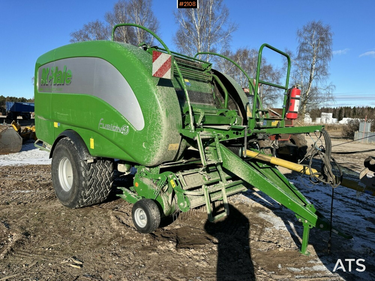 Round baler Mchale fusion 3 only 8490 bales (see video) - Matériel de fenaison: photos 1 Round baler Mchale fusion 3 only 8490 bales (see video) - Matériel de fenaison: photos 1