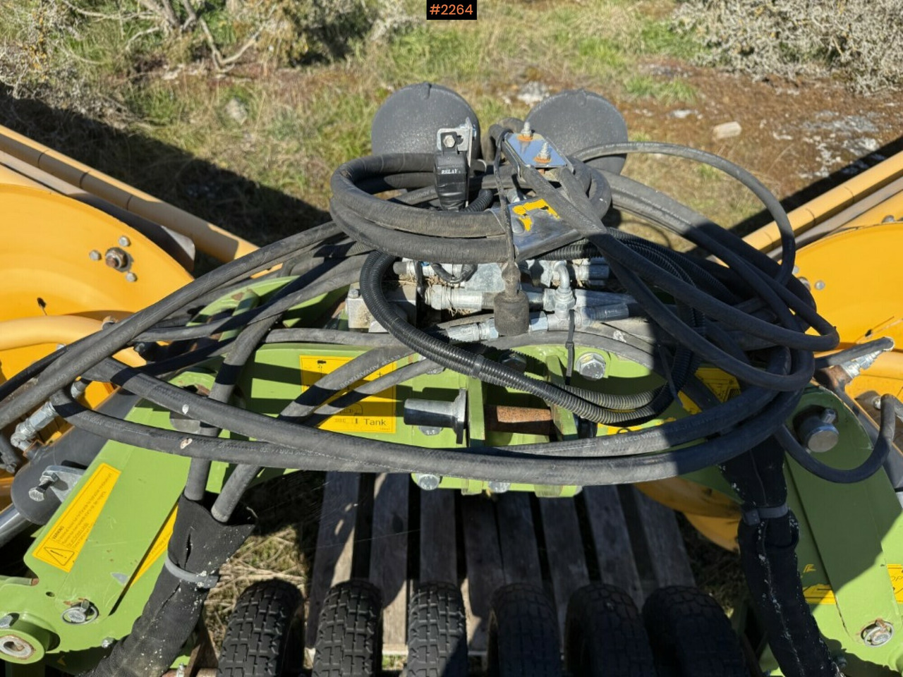 Matériel de fenaison Swather Elho V-Twin 600 front mounted: photos 11
