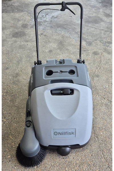 Nilfisk SW 750 - Balayeuse de voirie: photos 3 Nilfisk SW 750 - Balayeuse de voirie: photos 3