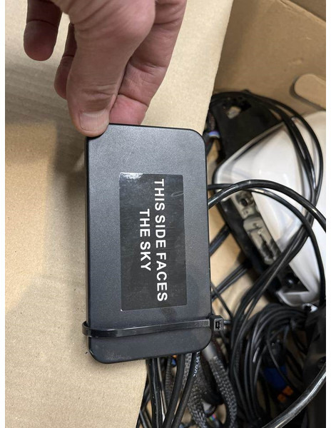 Trimble GFX 1060 GPS SET ACTIEPRIJS - Système de navigation pour Machine agricole: photos 3 Trimble GFX 1060 GPS SET ACTIEPRIJS - Système de navigation pour Machine agricole: photos 3