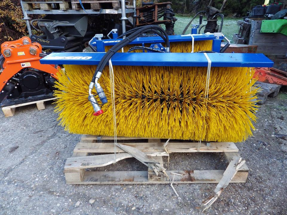 Front Kehrmaschine vollhydraulisch 1200NESBO ISEKI (2200 netto) - Brosse: photos 2 Front Kehrmaschine vollhydraulisch 1200NESBO ISEKI (2200 netto) - Brosse: photos 2