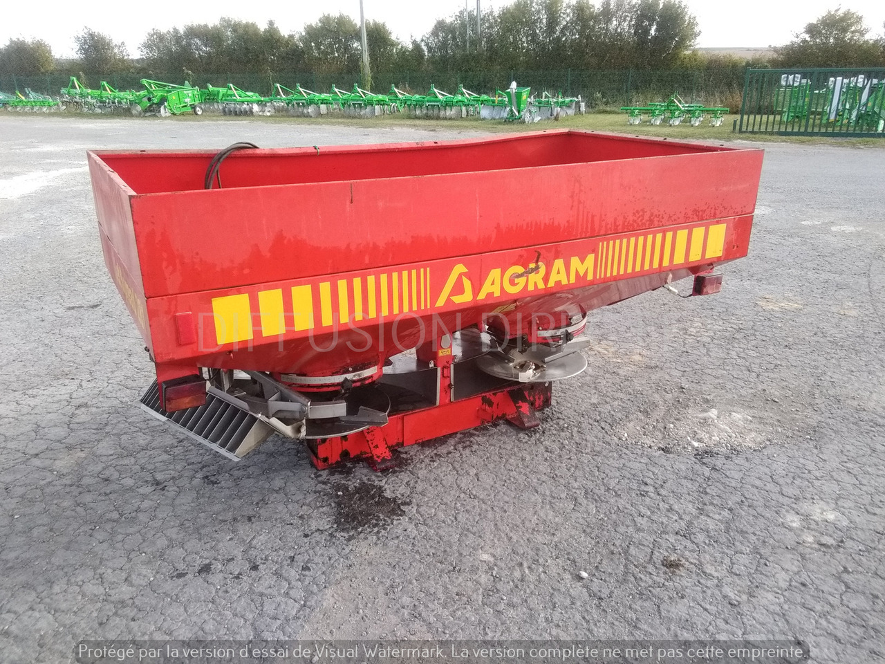 AGRAM DISTRIBUTEUR D'ENGRAIS JET SPREAD 281 - Distributeur d'engrais: photos 4 AGRAM DISTRIBUTEUR D'ENGRAIS JET SPREAD 281 - Distributeur d'engrais: photos 4
