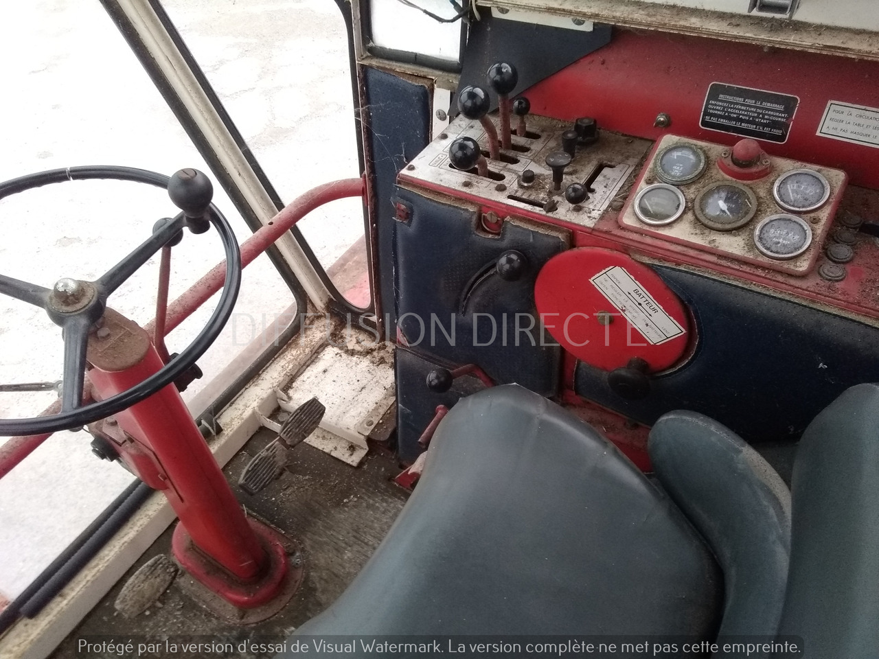 MASSEY FERGUSON MOISSONNEUSE BATTEUSE 620 - Moissonneuse-batteuse: photos 4 MASSEY FERGUSON MOISSONNEUSE BATTEUSE 620 - Moissonneuse-batteuse: photos 4