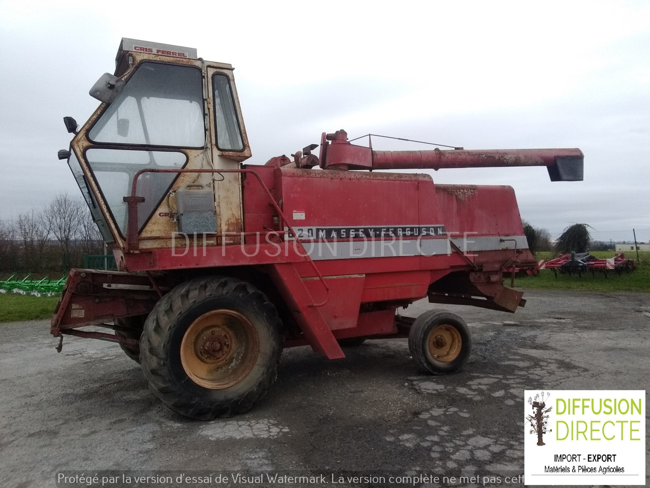 MASSEY FERGUSON MOISSONNEUSE BATTEUSE 620 - Moissonneuse-batteuse: photos 1 MASSEY FERGUSON MOISSONNEUSE BATTEUSE 620 - Moissonneuse-batteuse: photos 1