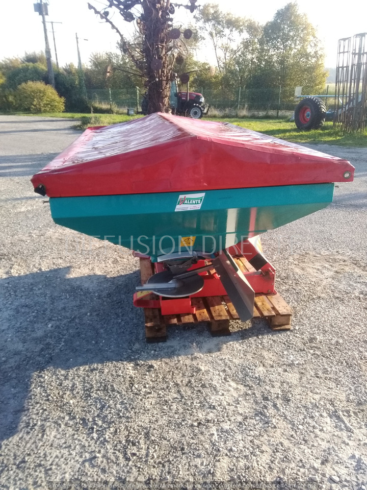 SULKY DISTRIBUTEUR D'ENGRAIS DPX PRIMA - Distributeur d'engrais: photos 2 SULKY DISTRIBUTEUR D'ENGRAIS DPX PRIMA - Distributeur d'engrais: photos 2