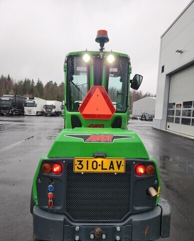 Avant 760i - Valet de ferme: photos 4 Avant 760i - Valet de ferme: photos 4