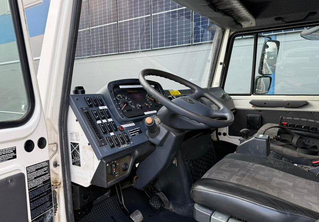 Camion plateau, Camion grue Mercedes-BenzUnimog U5000 + Hiab 099 E-4: photos 13