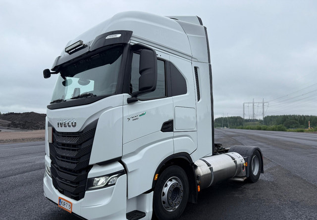 Iveco S-Way 460 4x2 LNG / LBG - Tracteur routier: photos 1 Iveco S-Way 460 4x2 LNG / LBG - Tracteur routier: photos 1