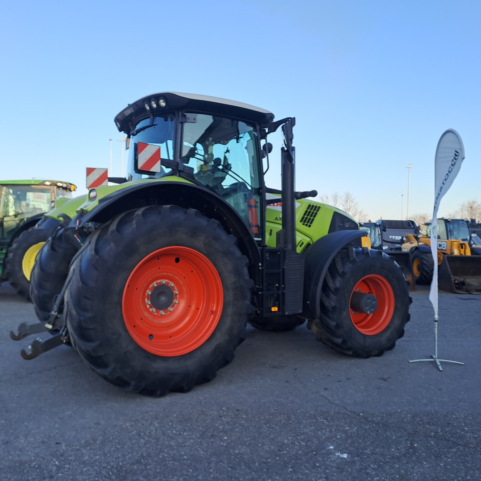 CLAAS 830 AXION - Tracteur agricole: photos 2 CLAAS 830 AXION - Tracteur agricole: photos 2