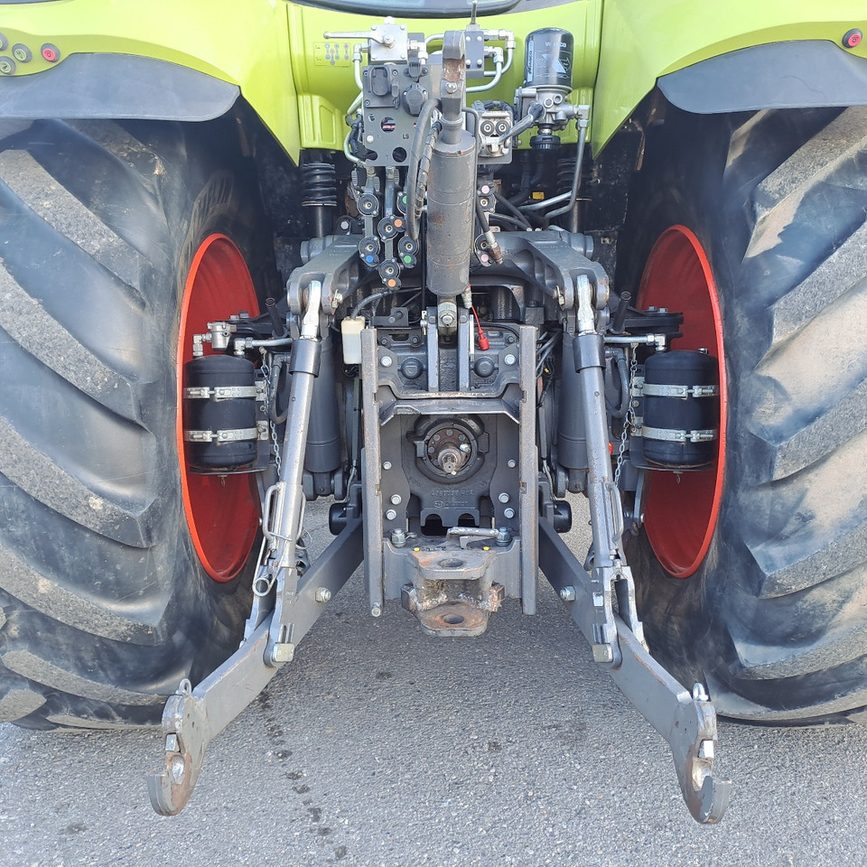 CLAAS 830 AXION - Tracteur agricole: photos 5 CLAAS 830 AXION - Tracteur agricole: photos 5