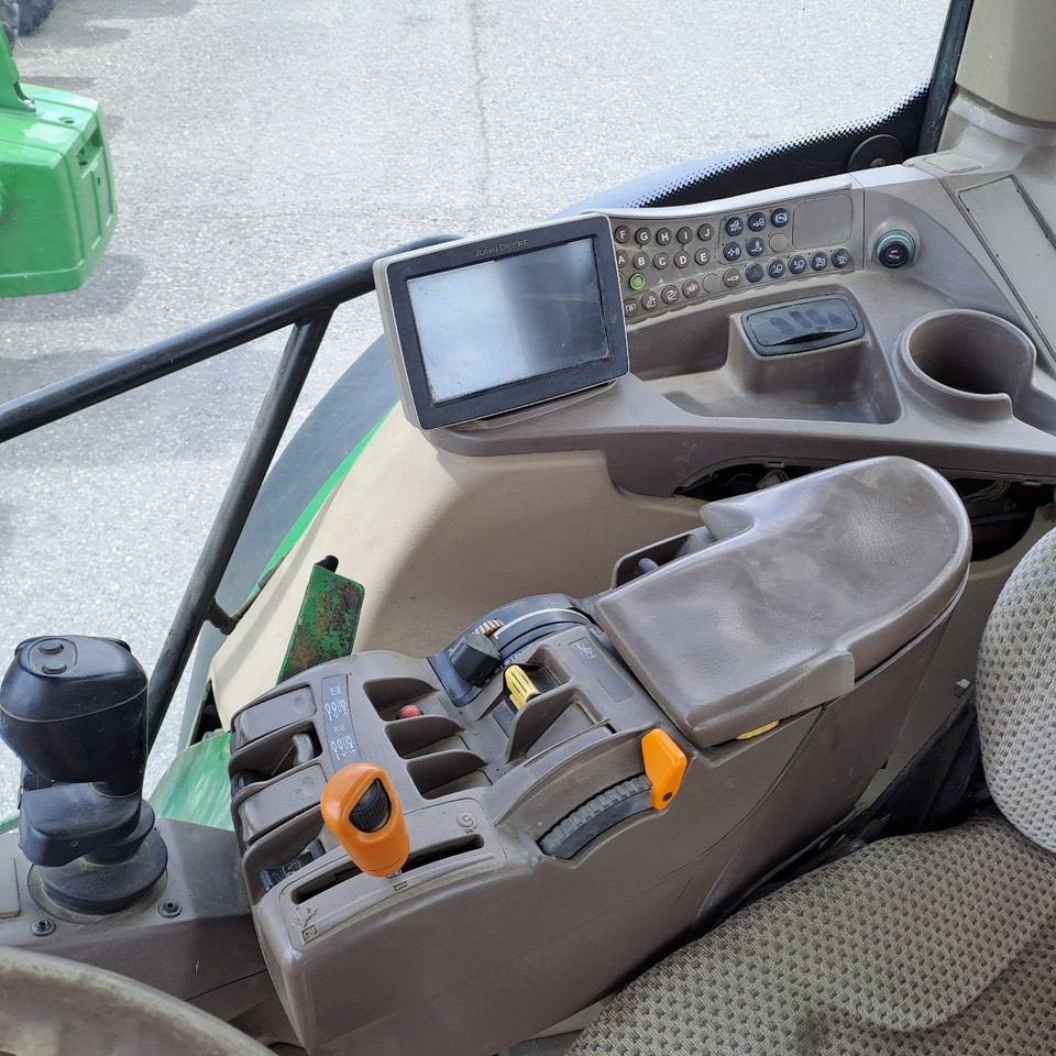 Tracteur agricole JOHN DEERE 6125R: photos 10 Tracteur agricole JOHN DEERE 6125R: photos 10