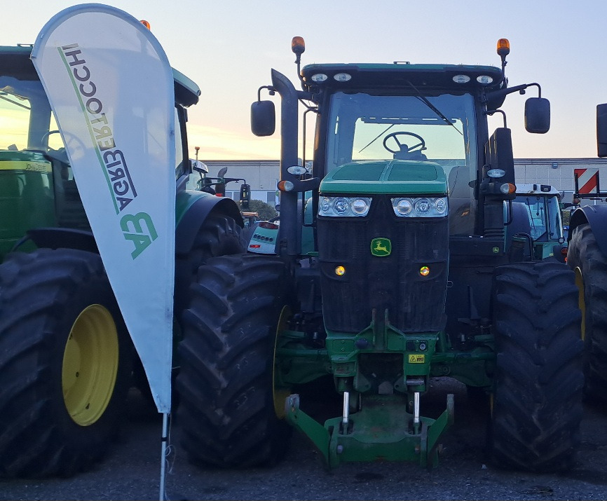 JOHN DEERE 7230R - Tracteur agricole: photos 2 JOHN DEERE 7230R - Tracteur agricole: photos 2