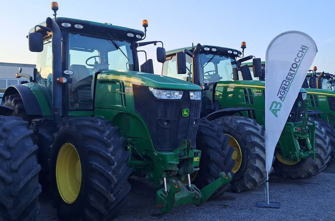 JOHN DEERE 7230R - Tracteur agricole: photos 3 JOHN DEERE 7230R - Tracteur agricole: photos 3