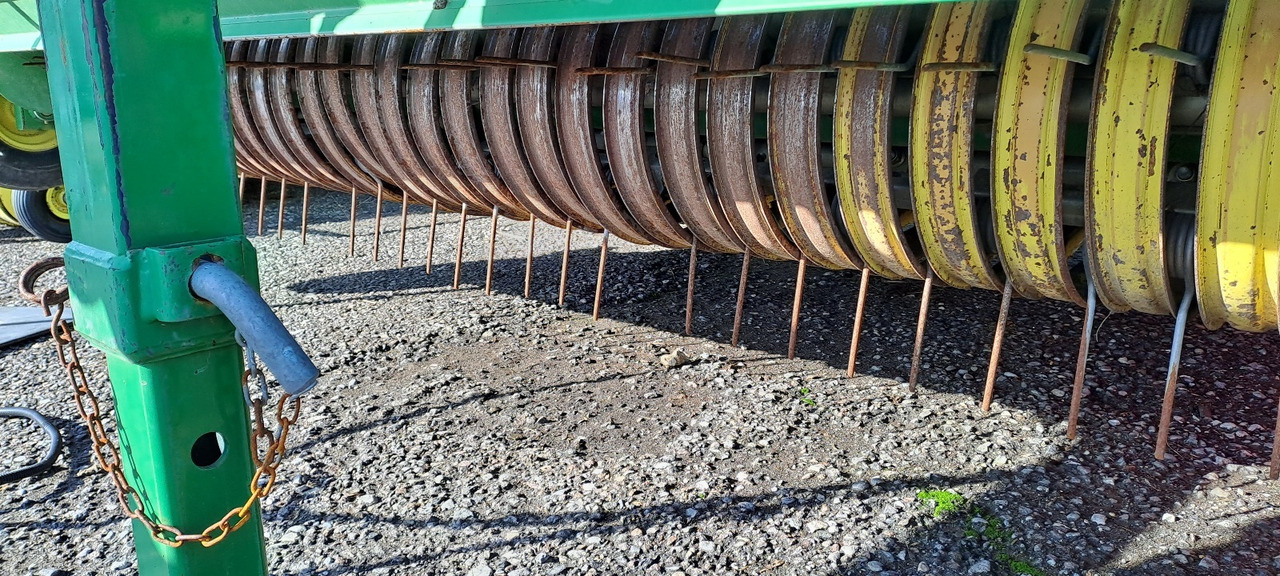 JOHN DEERE 960 - Presse à balles rondes: photos 4 JOHN DEERE 960 - Presse à balles rondes: photos 4