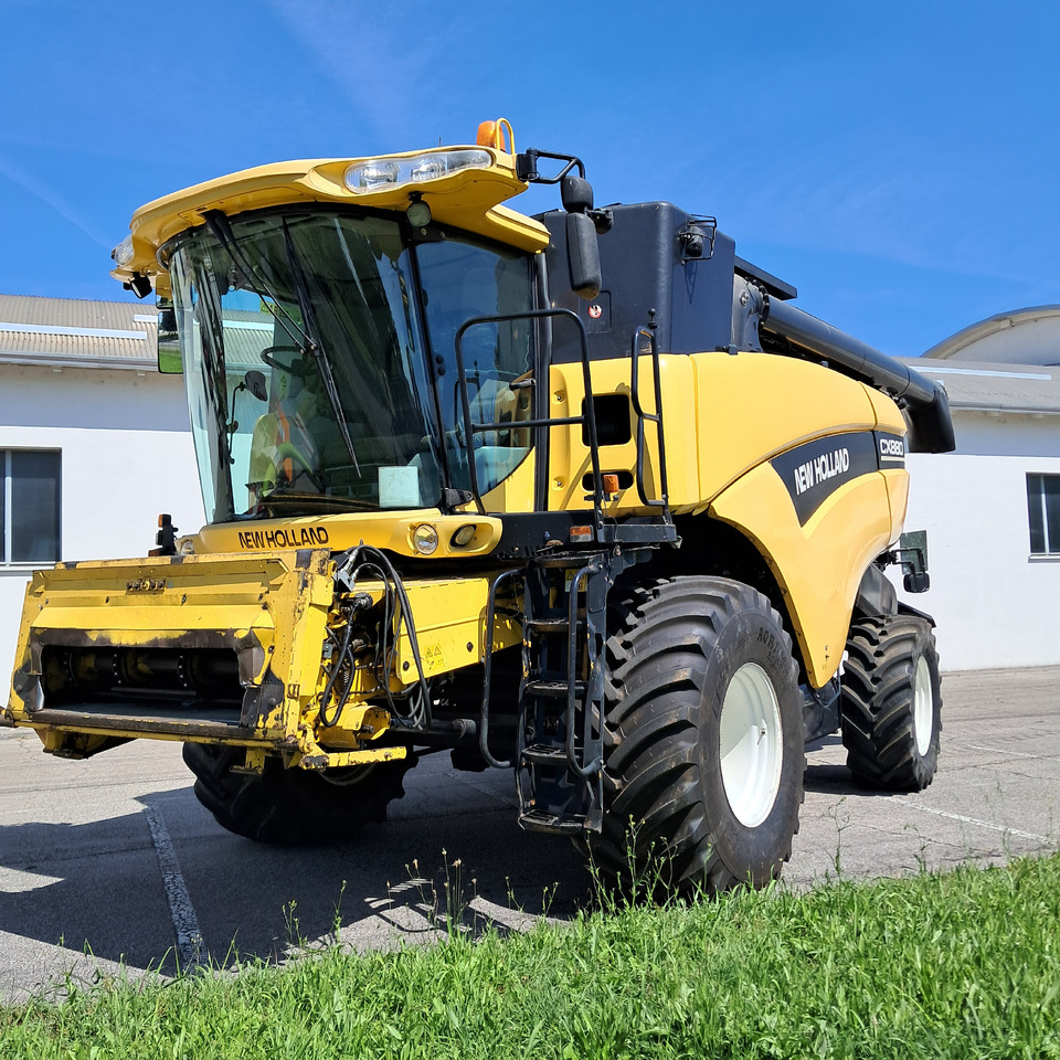NEW HOLLAND CX880 - Moissonneuse-batteuse: photos 1 NEW HOLLAND CX880 - Moissonneuse-batteuse: photos 1
