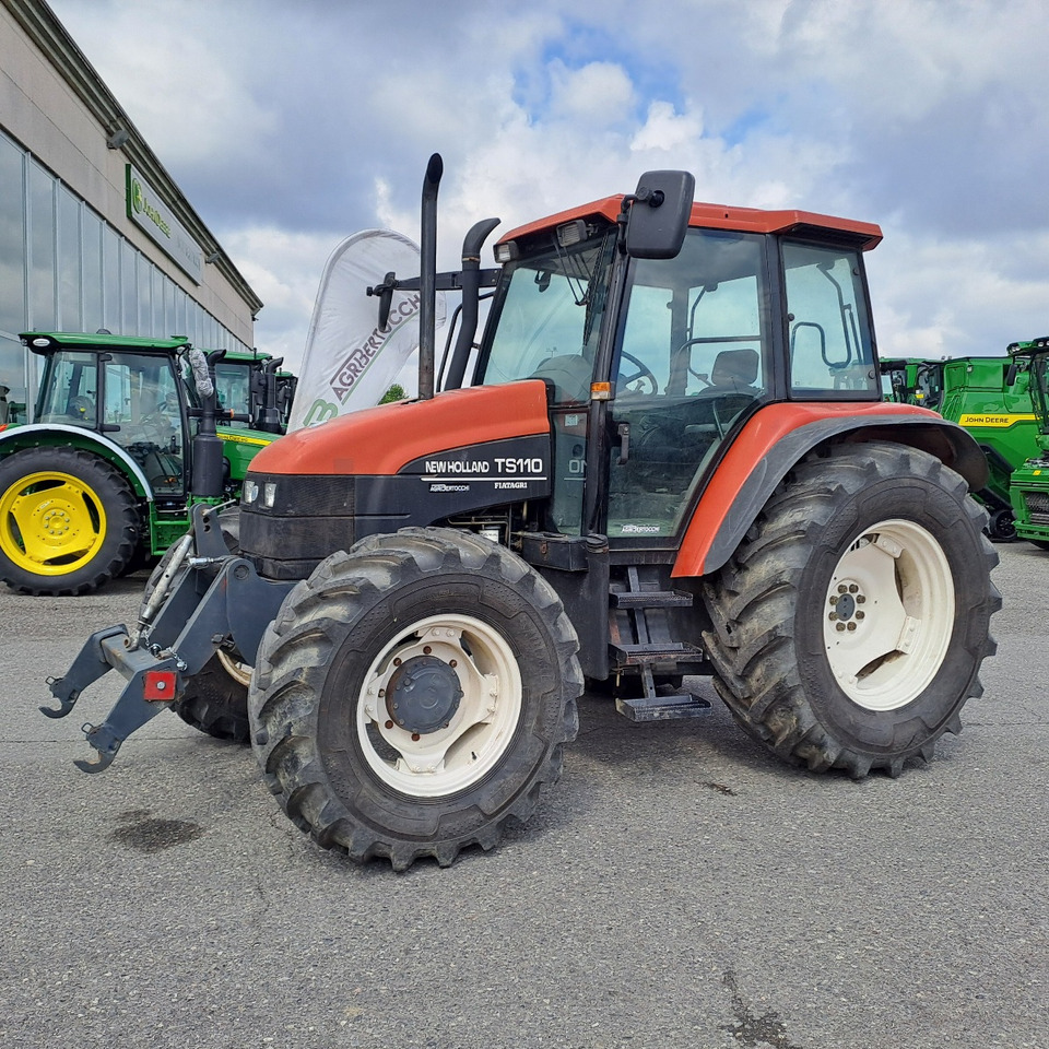 NEW HOLLAND FIATAGRI TS 110 - Tracteur agricole: photos 1 NEW HOLLAND FIATAGRI TS 110 - Tracteur agricole: photos 1