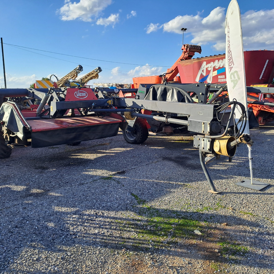 VICON KER 2400 - Faucheuse: photos 1 VICON KER 2400 - Faucheuse: photos 1