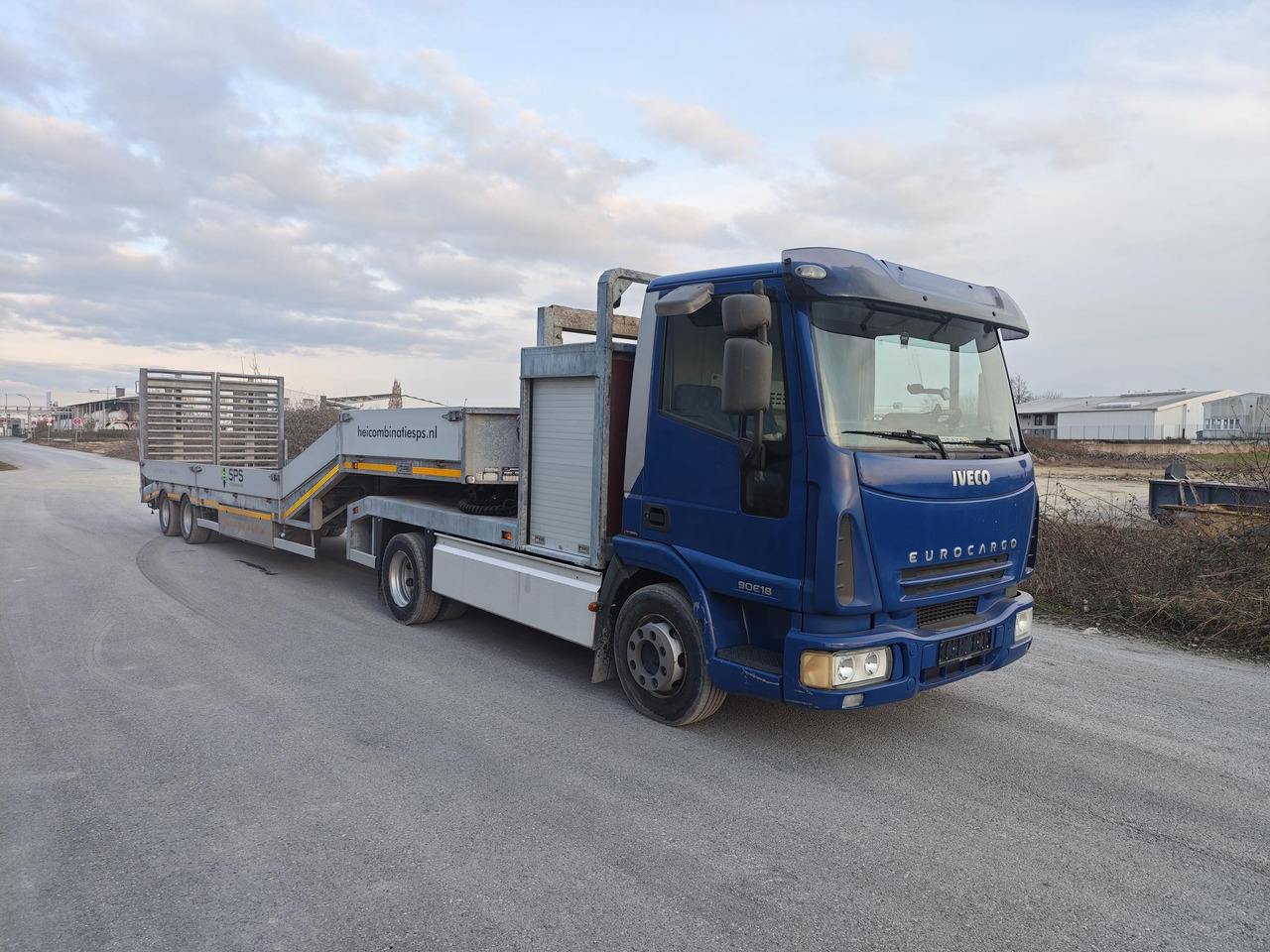 VELDHUIZEN P38-2 & Iveco Eurocargo 90E18 - Semi-remorque surbaissé: photos 2 VELDHUIZEN P38-2 & Iveco Eurocargo 90E18 - Semi-remorque surbaissé: photos 2