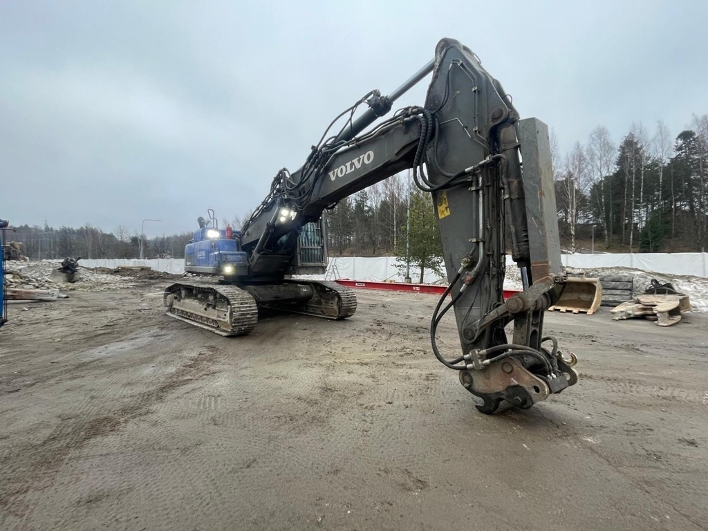Volvo EC 480 DHR UHD 28m with 2 BOOMS - Pelle de démolition: photos 5 Volvo EC 480 DHR UHD 28m with 2 BOOMS - Pelle de démolition: photos 5