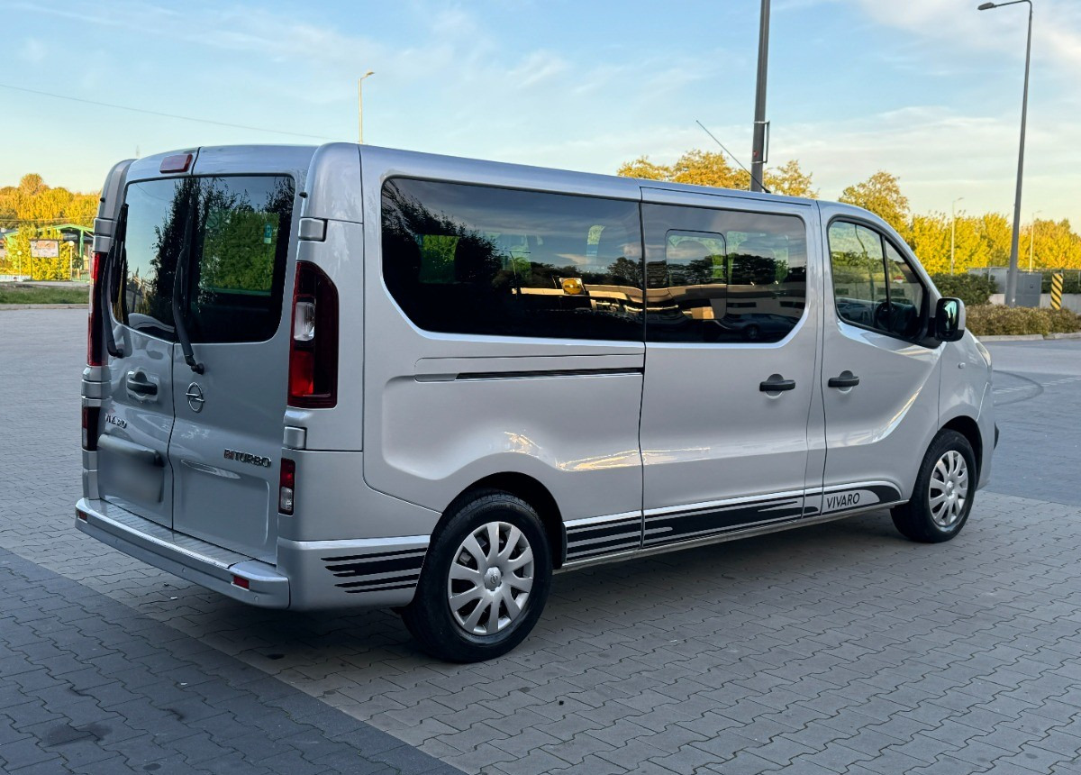 Opel Vivaro 1.6 DCI 145KM 9 osobowy Nawiewy góra dół DOINWESTOWANY Super stan - Voiture break: photos 4 Opel Vivaro 1.6 DCI 145KM 9 osobowy Nawiewy góra dół DOINWESTOWANY Super stan - Voiture break: photos 4