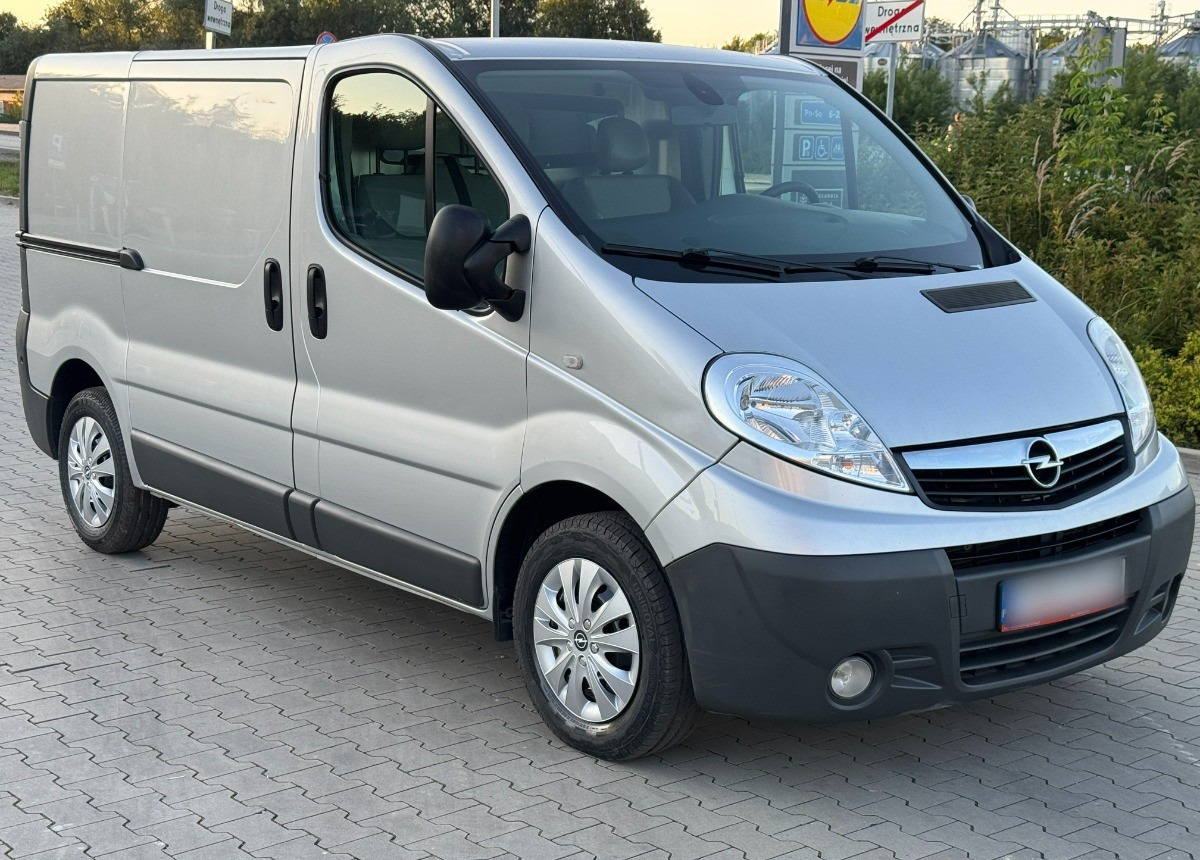 Opel Vivaro 2.0 DCI 115KM 2014 Rok Klimatyzacja Nawigacja BEZWYPADKOWY - Fourgon utilitaire: photos 3 Opel Vivaro 2.0 DCI 115KM 2014 Rok Klimatyzacja Nawigacja BEZWYPADKOWY - Fourgon utilitaire: photos 3