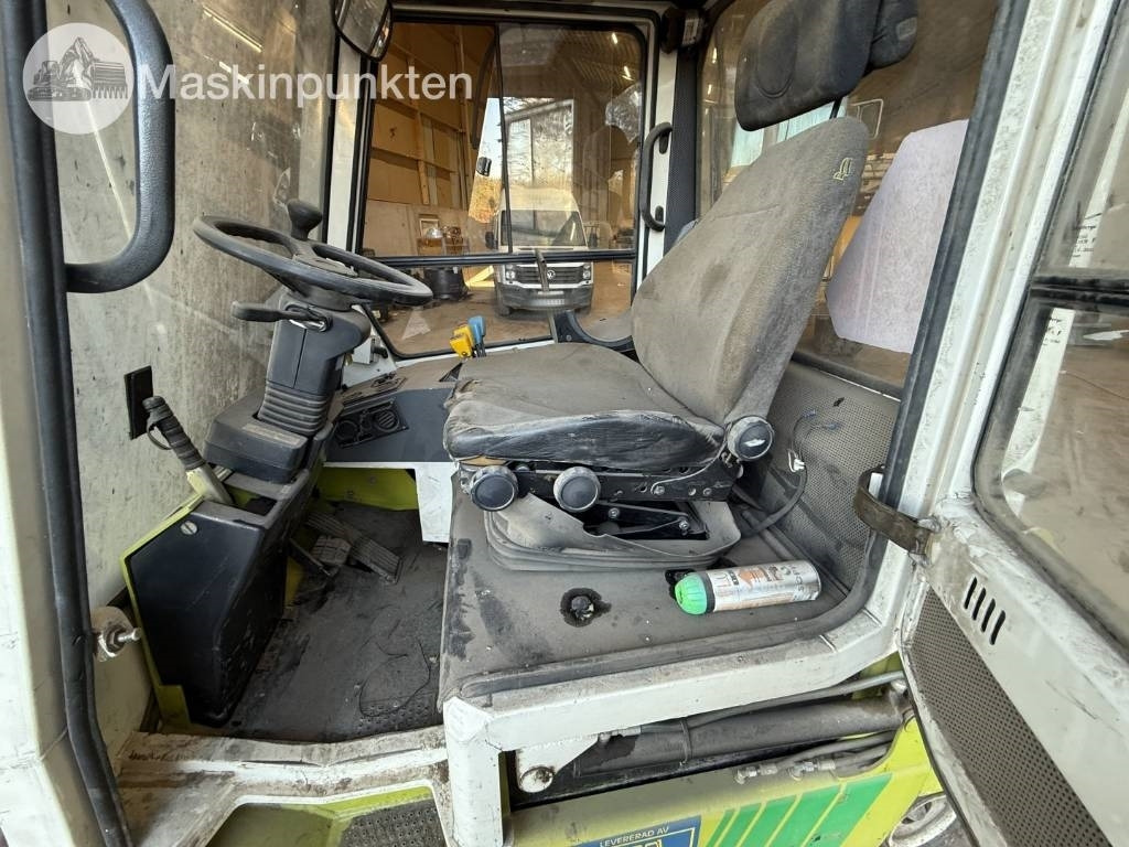 Clark CEM 25  en crédit-bail Clark CEM 25: photos 17 Clark CEM 25  en crédit-bail Clark CEM 25: photos 17