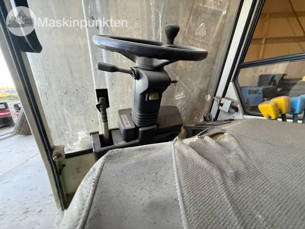 Clark CEM 25  en crédit-bail Clark CEM 25: photos 19 Clark CEM 25  en crédit-bail Clark CEM 25: photos 19