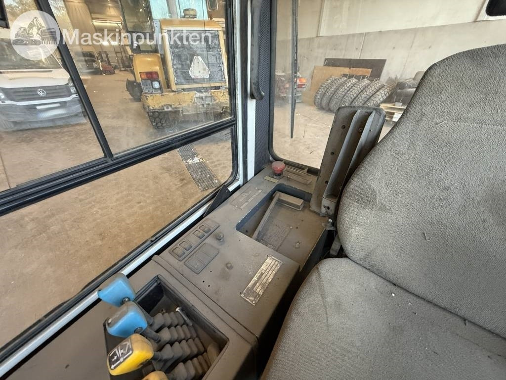 Clark CEM 25  en crédit-bail Clark CEM 25: photos 20 Clark CEM 25  en crédit-bail Clark CEM 25: photos 20