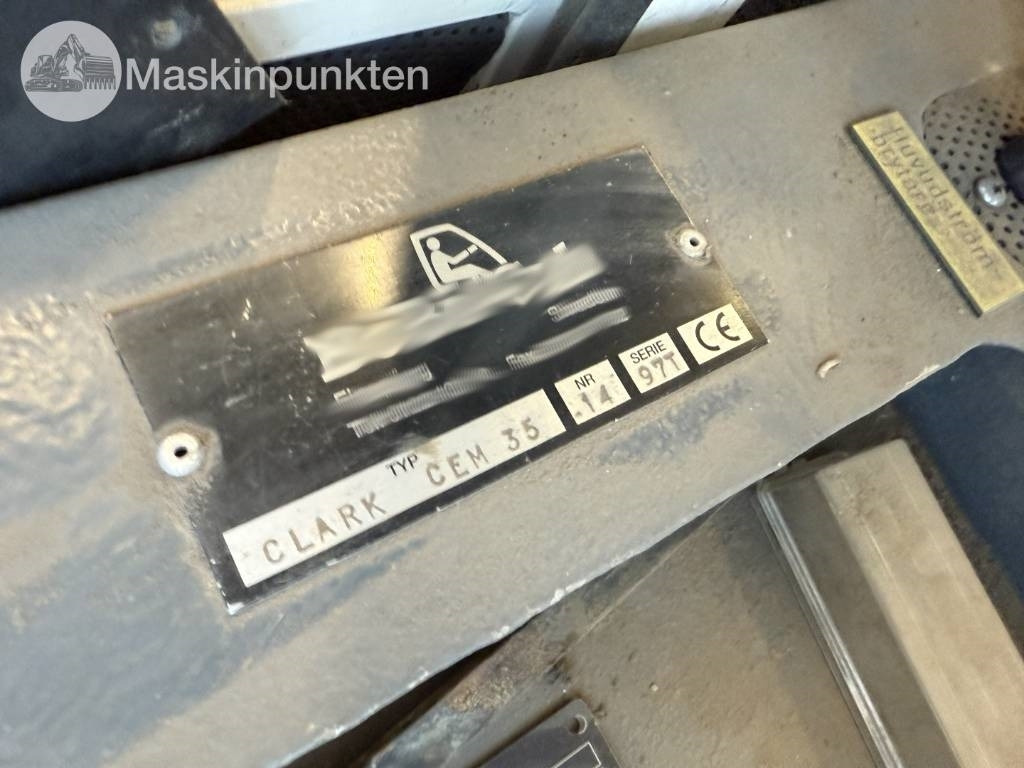 Clark CEM 25  en crédit-bail Clark CEM 25: photos 34 Clark CEM 25  en crédit-bail Clark CEM 25: photos 34