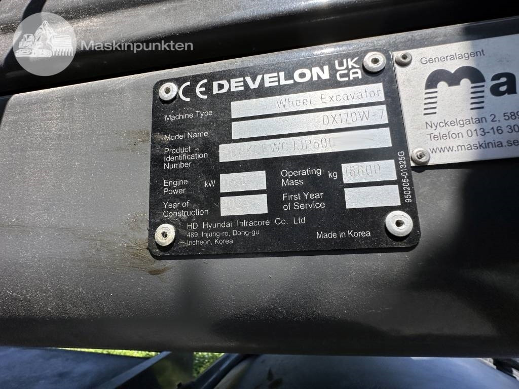 Pelle sur pneus Develon DX 170 W-7: photos 10