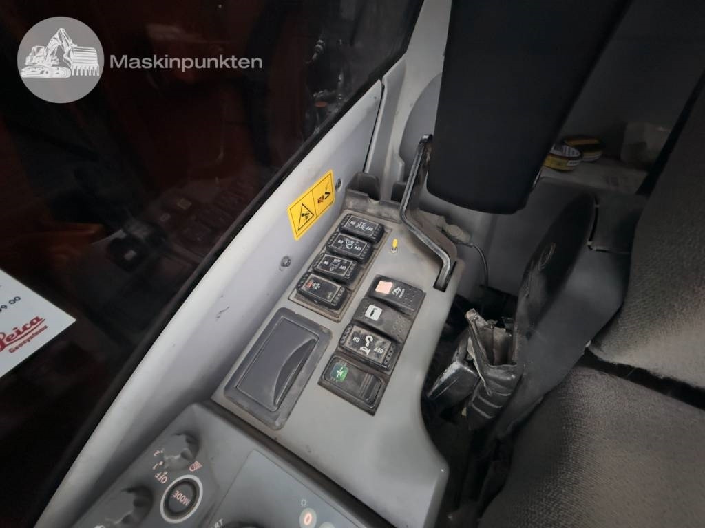 Pelle sur pneus Hitachi ZX 170 W-5 B: photos 21