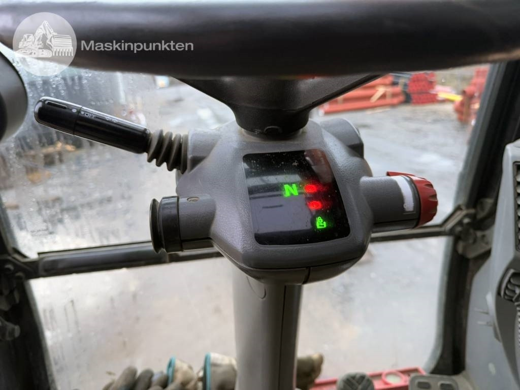 Pelle sur pneus Hitachi ZX 170 W-5 B: photos 33