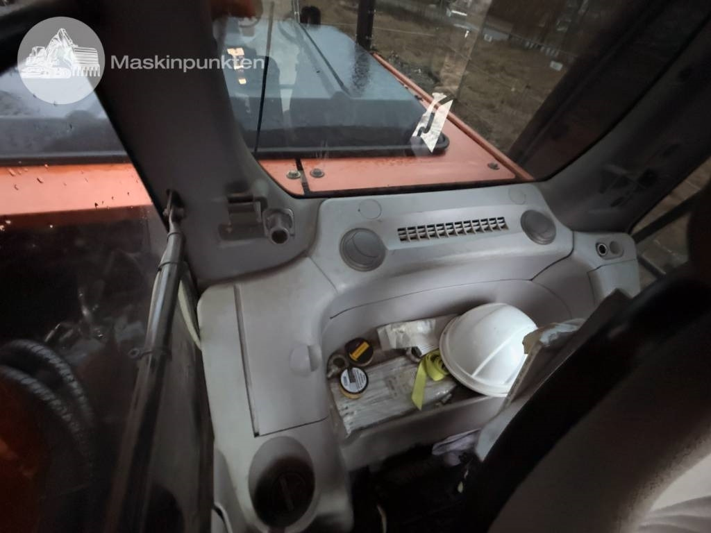 Pelle sur pneus Hitachi ZX 170 W-5 B: photos 32