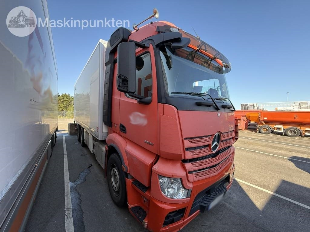 Mercedes-Benz Actros 2551 - Camion frigorifique: photos 3 Mercedes-Benz Actros 2551 - Camion frigorifique: photos 3
