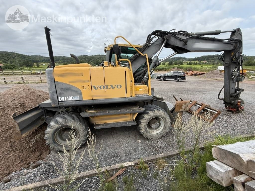 Volvo EW 140 C - Pelle sur pneus: photos 4 Volvo EW 140 C - Pelle sur pneus: photos 4