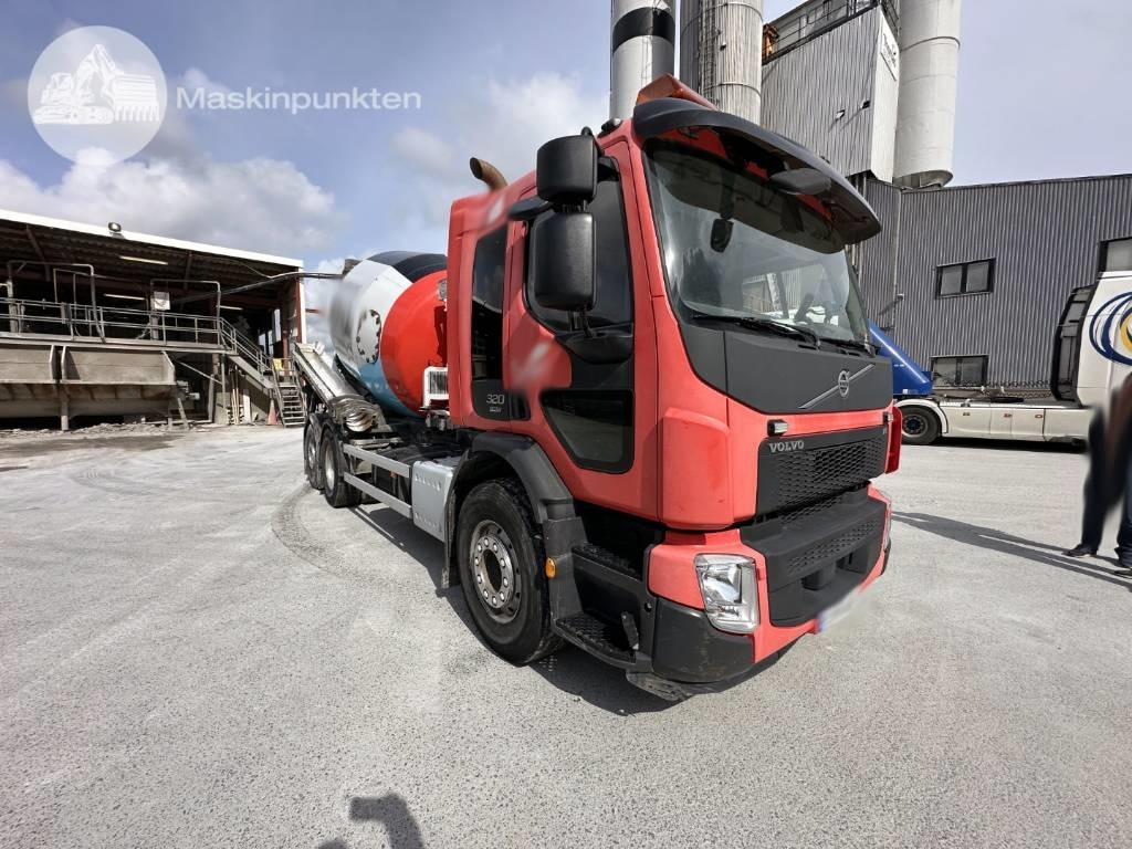 Volvo FE 320 - Camion malaxeur: photos 5 Volvo FE 320 - Camion malaxeur: photos 5