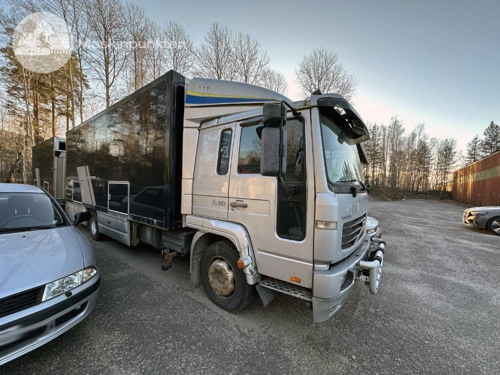 Volvo FL 220 Ekipage - Camion porte-voitures: photos 1 Volvo FL 220 Ekipage - Camion porte-voitures: photos 1