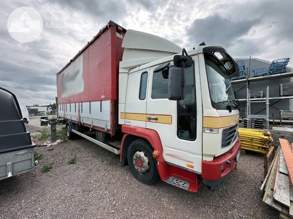 Volvo FL 6 - Camion fourgon: photos 3 Volvo FL 6 - Camion fourgon: photos 3