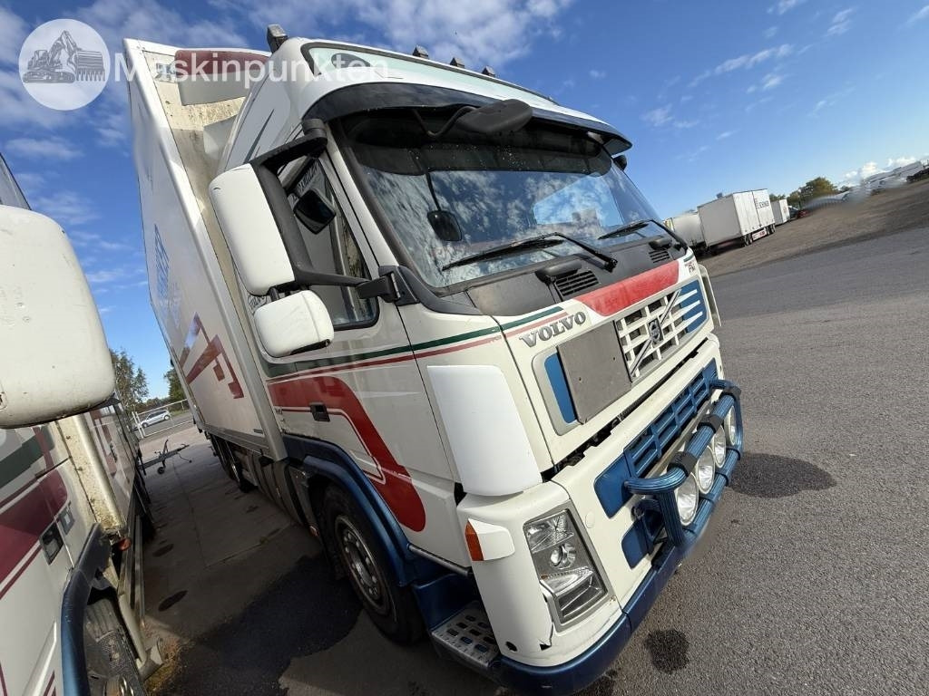 Volvo FM 440 - Camion fourgon: photos 3 Volvo FM 440 - Camion fourgon: photos 3