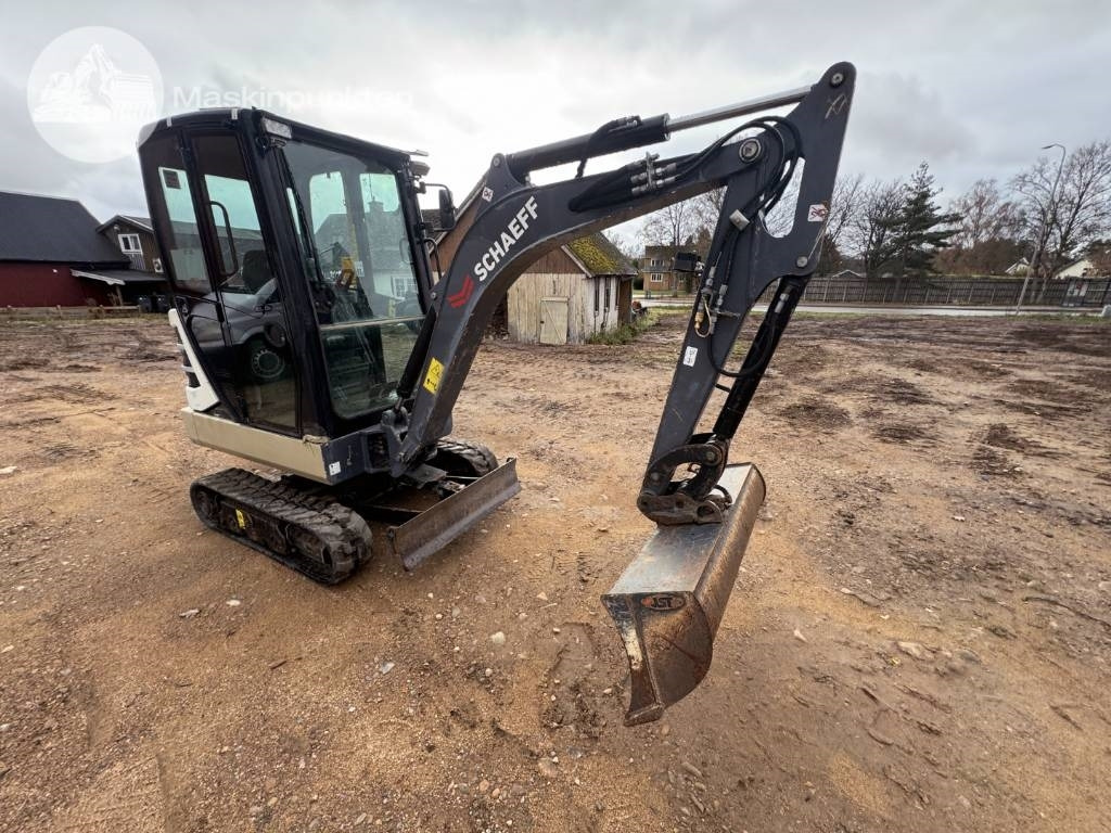 Yanmar TC 22 - Mini pelle: photos 1 Yanmar TC 22 - Mini pelle: photos 1