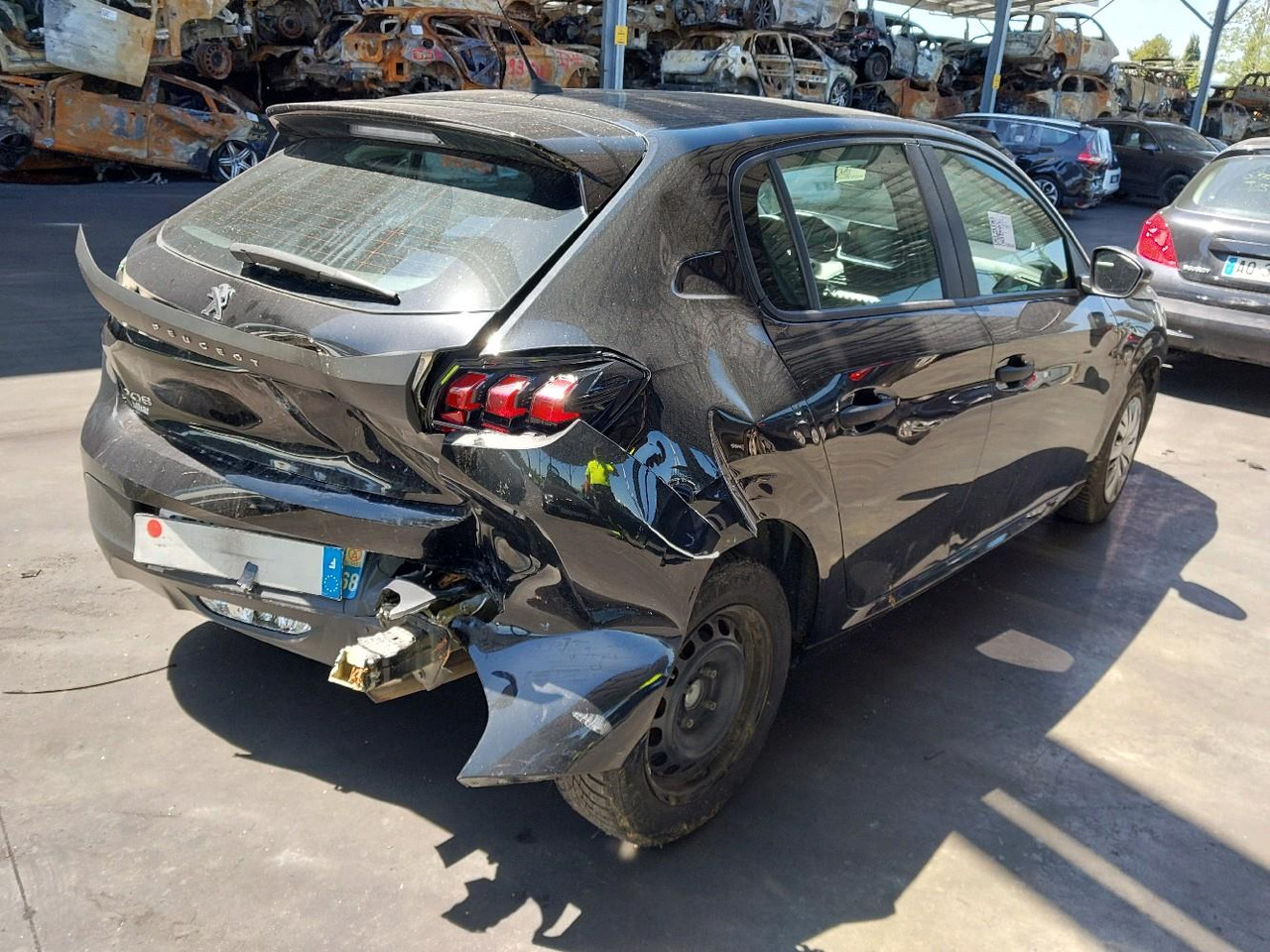 PEUGEOT 208 II 1.5 BLUEHDI 100 PACK - Voiture: photos 4 PEUGEOT 208 II 1.5 BLUEHDI 100 PACK - Voiture: photos 4