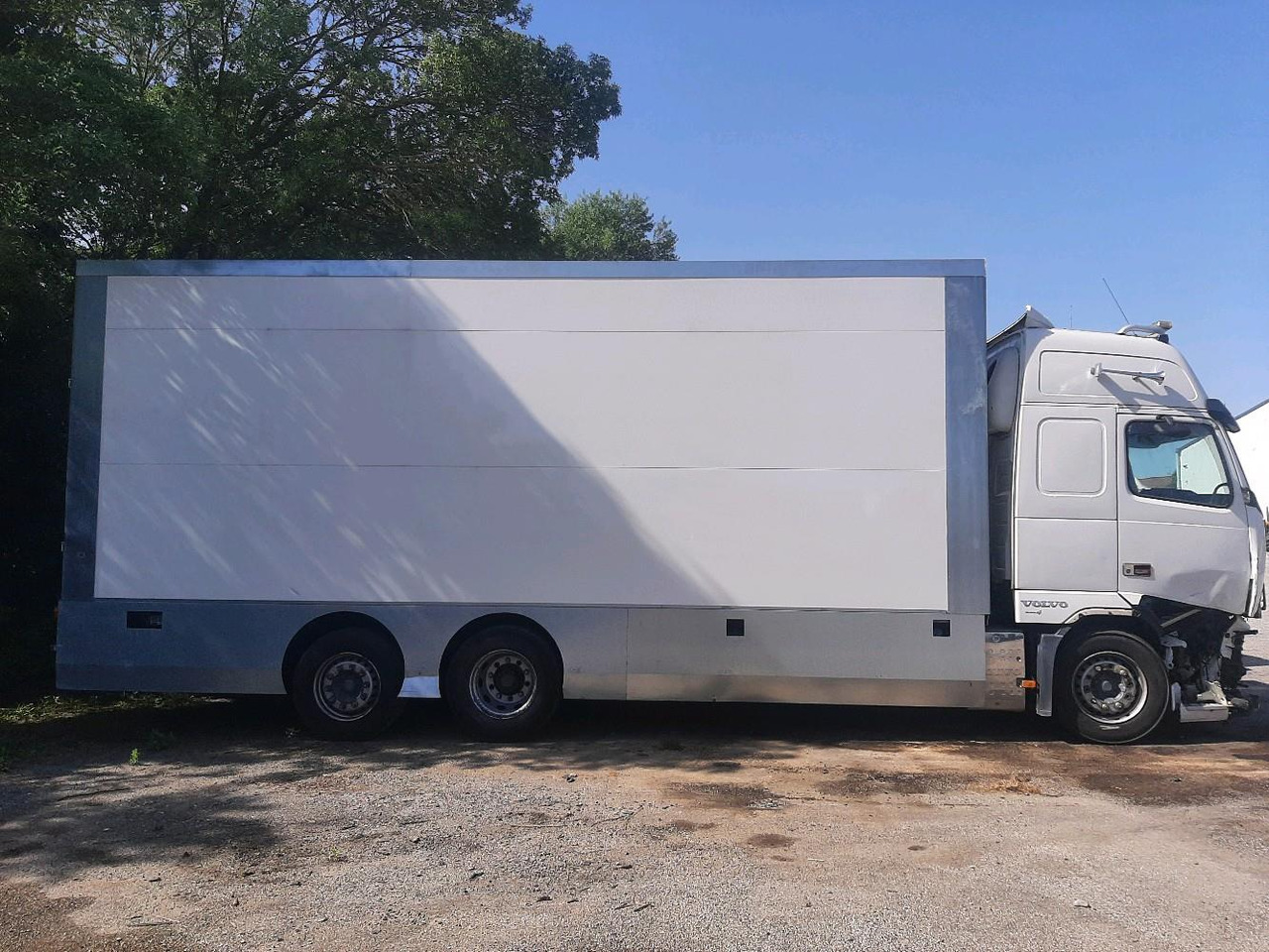 VOLVO FH 480 PORTEUR - Camion fourgon: photos 3 VOLVO FH 480 PORTEUR - Camion fourgon: photos 3