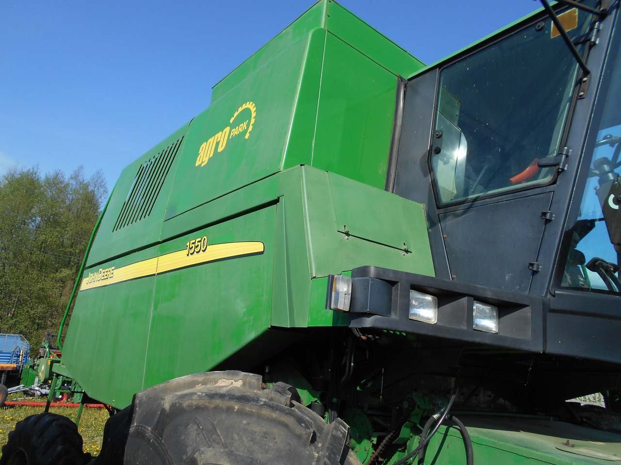 John Deere 1550 - Moissonneuse-batteuse: photos 3 John Deere 1550 - Moissonneuse-batteuse: photos 3