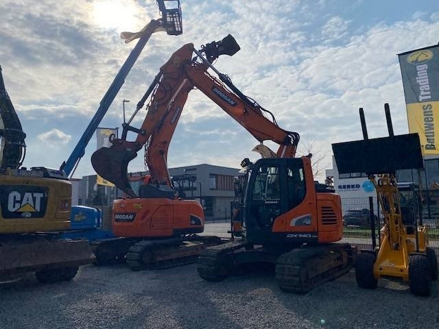Pelle sur chenille Doosan DX140 LCR-5: photos 34
