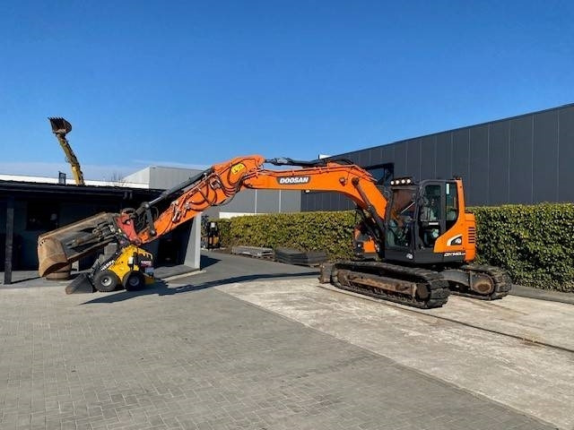 Pelle sur chenille Doosan DX140 LCR-5: photos 6