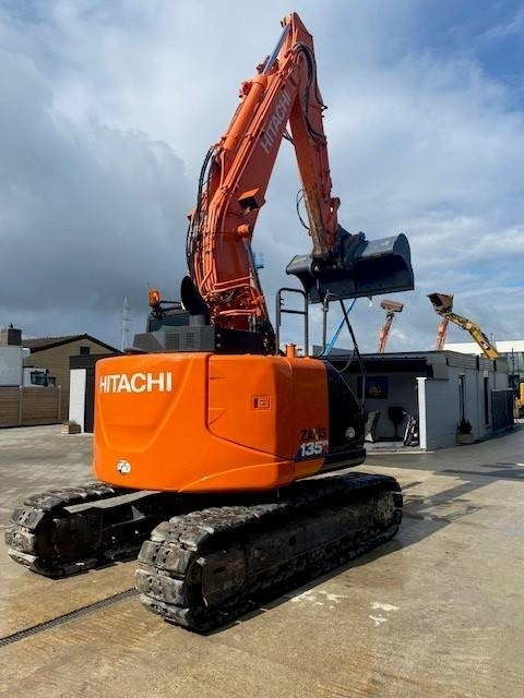 Hitachi ZX 135 US-6 - Pelle sur chenille: photos 5 Hitachi ZX 135 US-6 - Pelle sur chenille: photos 5