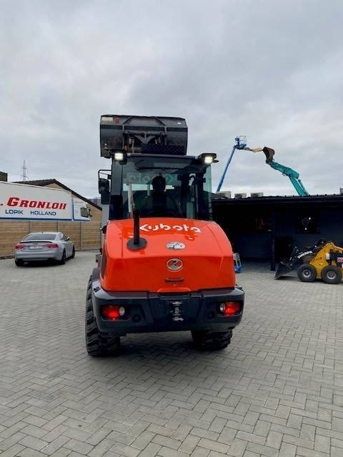 Kubota R 090 - Chargeuse sur pneus: photos 2 Kubota R 090 - Chargeuse sur pneus: photos 2