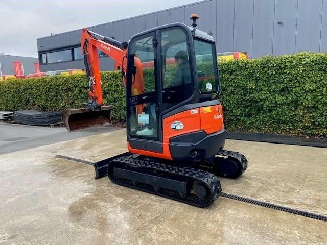 Kubota U 27-4 - Mini pelle: photos 2 Kubota U 27-4 - Mini pelle: photos 2