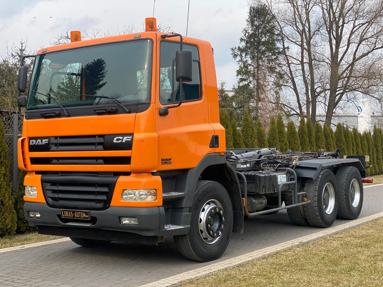 DAF CF 85.340 6X4 MANUAL GEARBOX - Camion ampliroll: photos 1 DAF CF 85.340 6X4 MANUAL GEARBOX - Camion ampliroll: photos 1